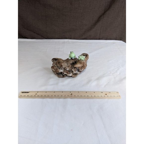 Frogs on a Log Figurine - Picture 4 of 4